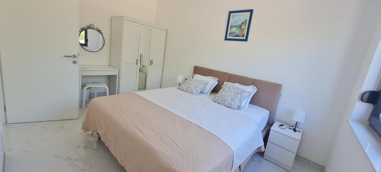 Apartmani Mariosa Vrbnik Luaran gambar